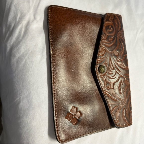 Patricia Nash clutch purse - Picture 7 of 8